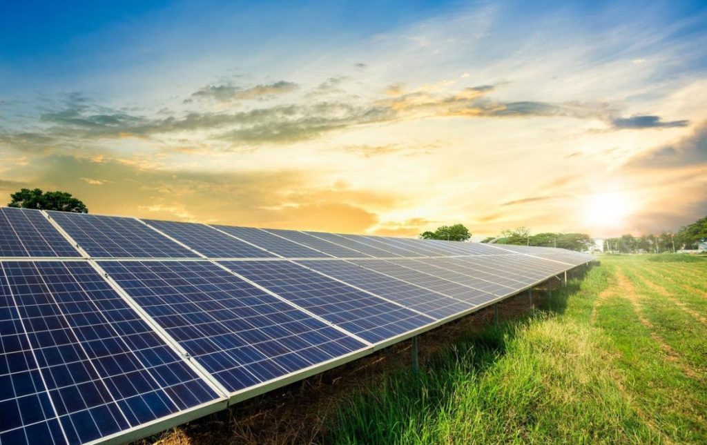 How Solar Panel Solutions in Florida Helps Green Initiatives
